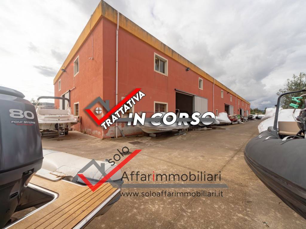 locale commerciale in vendita ad Olbia in zona Pittulongu
