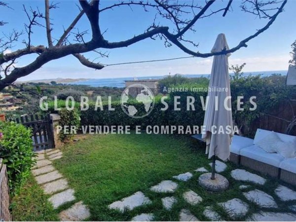 appartamento in vendita ad Olbia in zona Cugnana