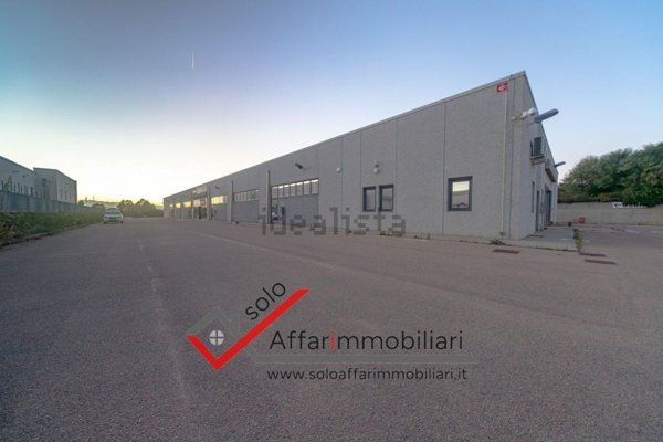 capannone in vendita ad Olbia