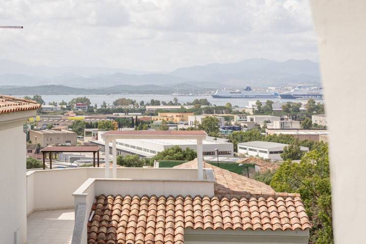 appartamento in vendita ad Olbia in zona Pittulongu