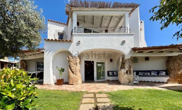 casa indipendente in vendita ad Olbia in zona Pittulongu