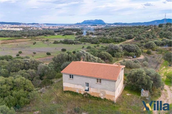 casa indipendente in vendita ad Olbia in zona Santa Mariedda