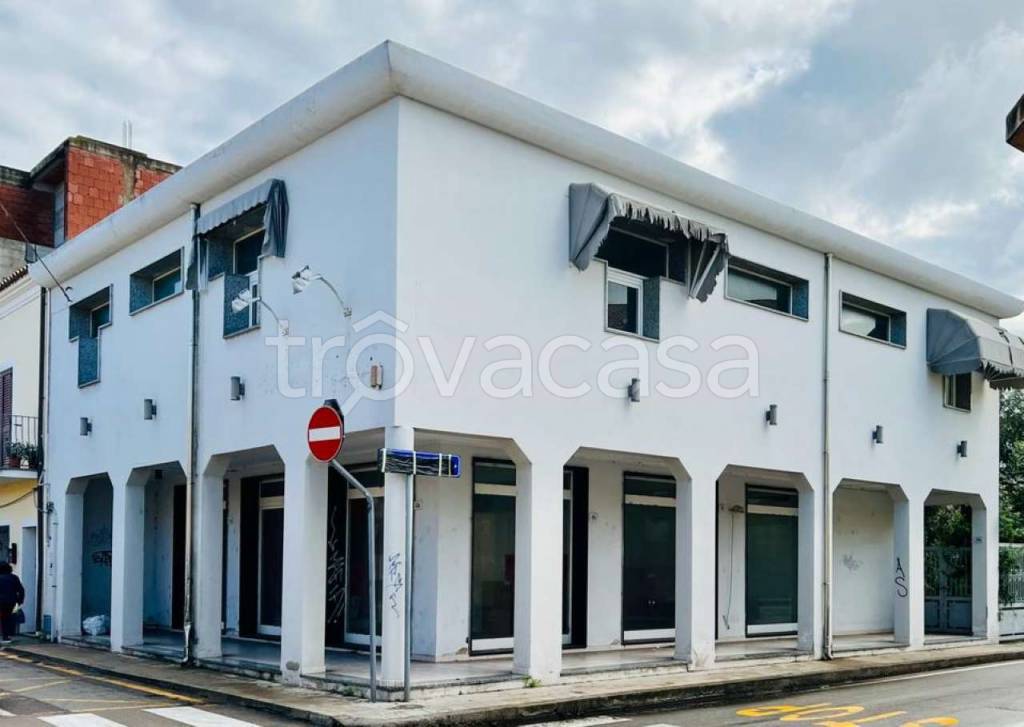 negozio in vendita ad Olbia