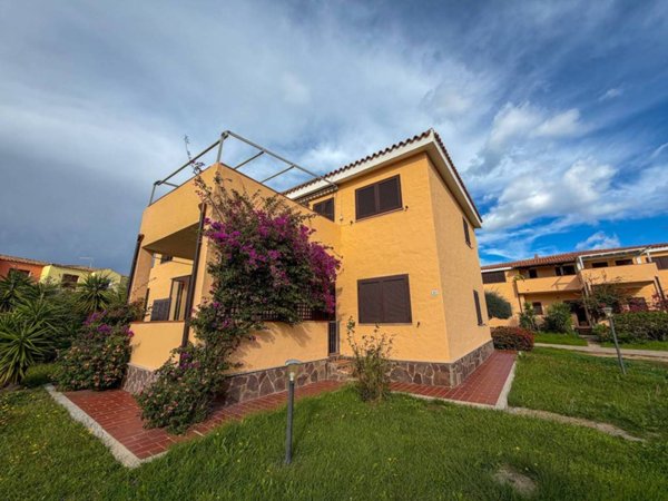 appartamento in vendita ad Olbia in zona Pittulongu