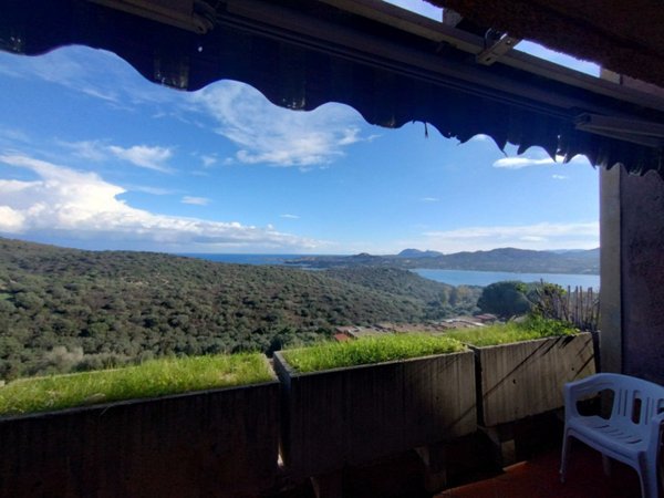 appartamento in vendita ad Olbia in zona Cugnana