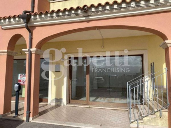 negozio in vendita ad Olbia in zona Aldo Moro