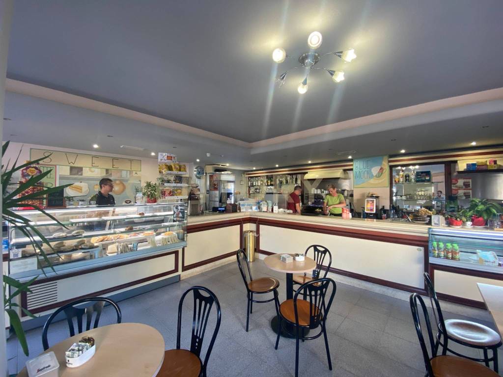 negozio in vendita ad Olbia in zona Aldo Moro