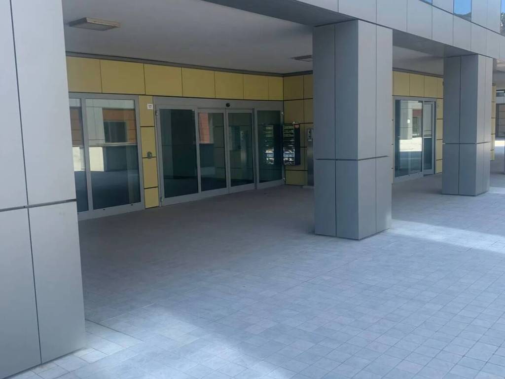 ufficio in vendita ad Olbia in zona Pittulongu