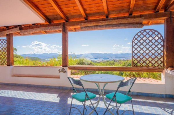 casa indipendente in vendita ad Olbia in zona Pittulongu