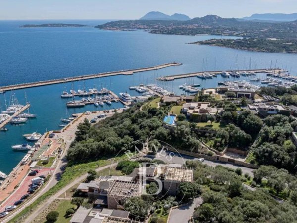 appartamento in vendita ad Olbia in zona Cugnana