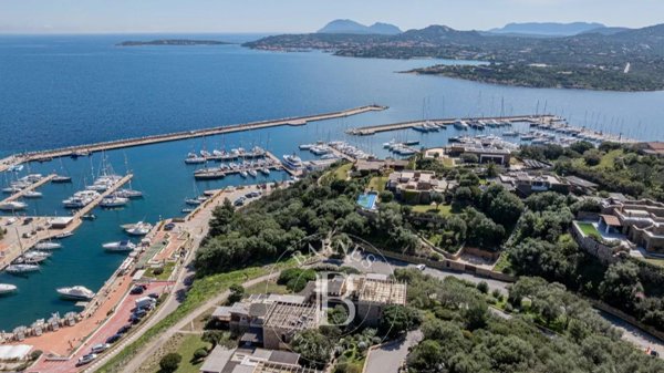 appartamento in vendita ad Olbia in zona Cugnana