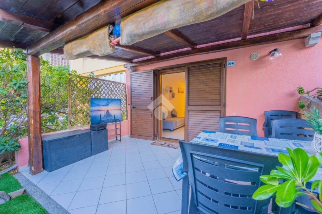 appartamento in vendita ad Olbia in zona Pittulongu