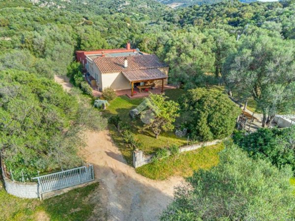 casa indipendente in vendita ad Olbia in zona Sole Ruiu