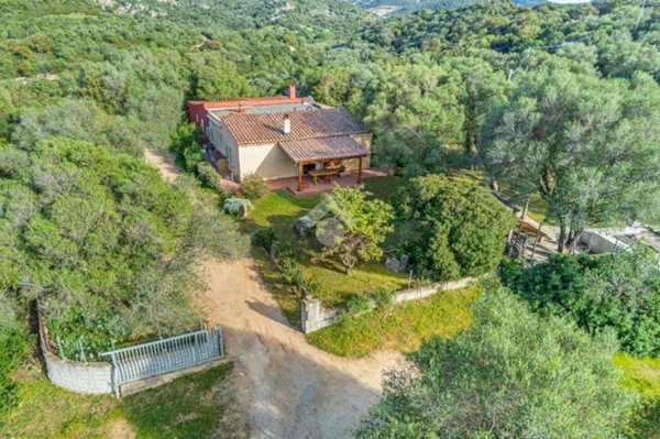 casa indipendente in vendita ad Olbia