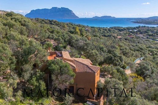 casa indipendente in vendita ad Olbia in zona Porto Istana