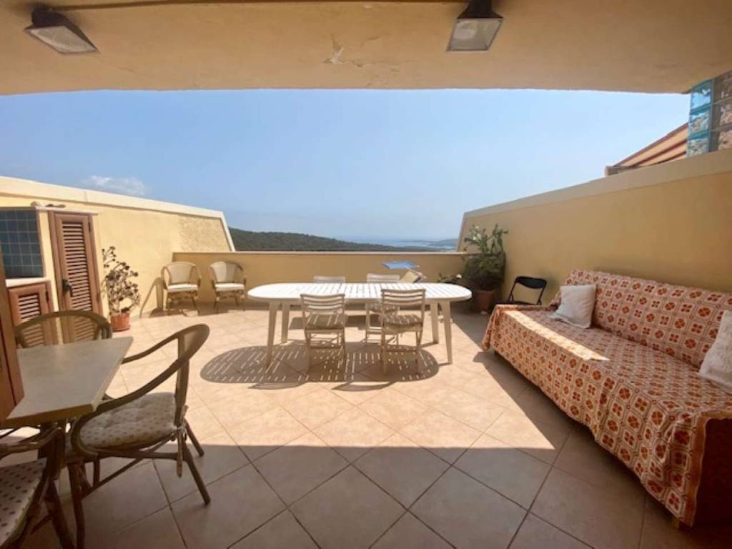 appartamento in vendita ad Olbia in zona Cugnana