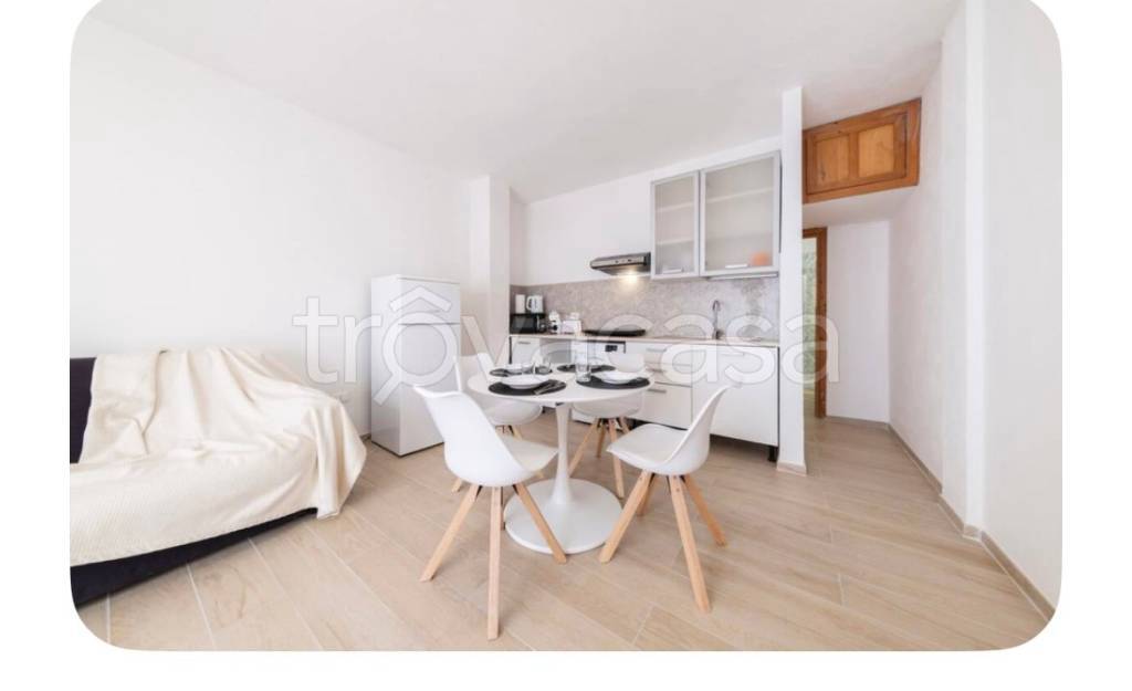 appartamento in vendita ad Olbia in zona Rudalza