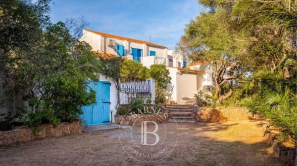 casa indipendente in vendita ad Olbia in zona Porto Istana