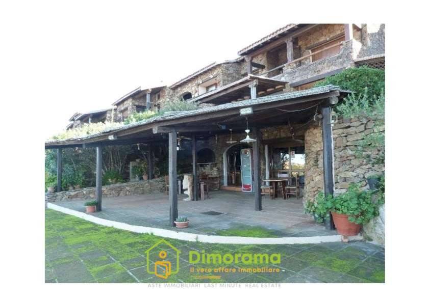 negozio in vendita ad Olbia in zona Li Cuncheddi