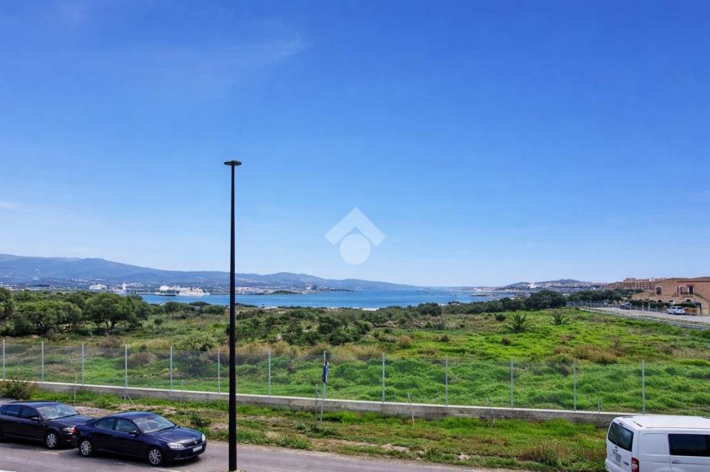 appartamento in vendita ad Olbia in zona Bandinu