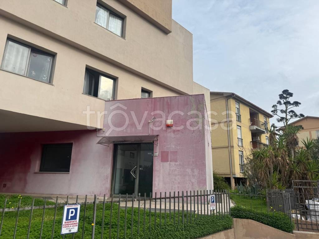 negozio in vendita ad Olbia in zona Aldo Moro