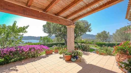casa indipendente in vendita ad Olbia in zona Cugnana