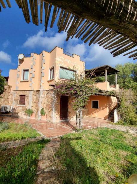casa indipendente in vendita ad Olbia in zona Porto Istana