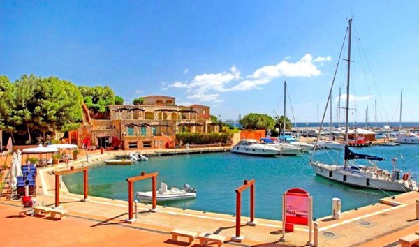 appartamento in vendita ad Olbia in zona Porto Rotondo