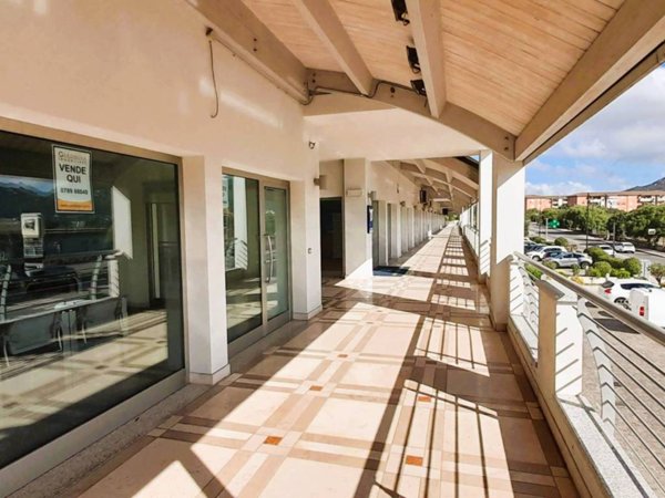 ufficio in vendita ad Olbia in zona Aldo Moro