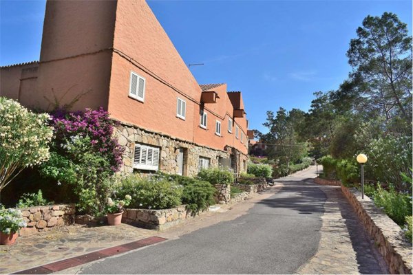 casa indipendente in vendita ad Olbia in zona Porto Istana