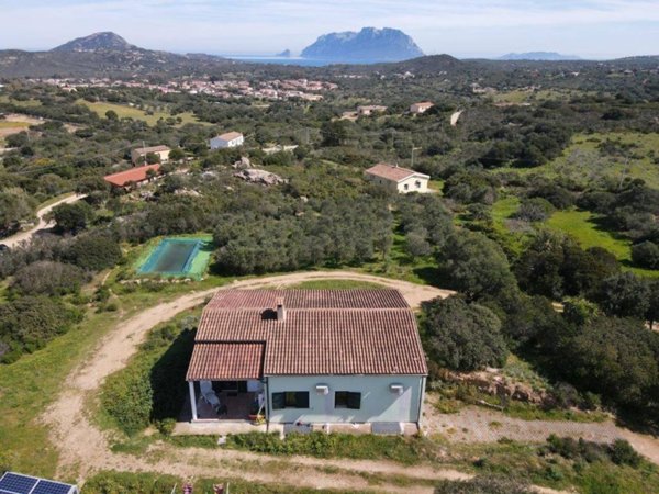 casa indipendente in vendita ad Olbia in zona Murta Maria