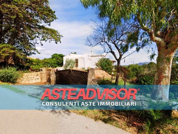 casa indipendente in vendita ad Olbia in zona Pittulongu