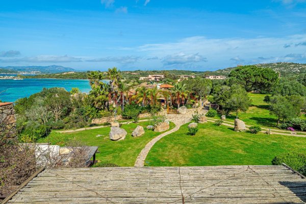 appartamento in vendita ad Olbia in zona Rudalza