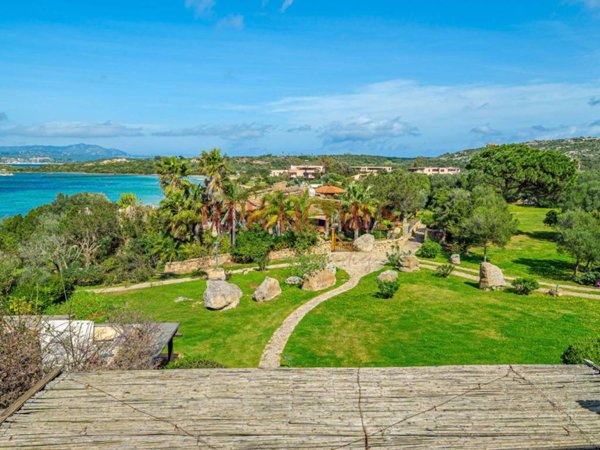 appartamento in vendita ad Olbia in zona Rudalza