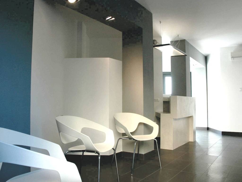 negozio in vendita ad Olbia in zona Aldo Moro