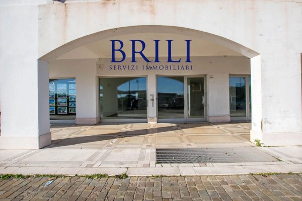 locale commerciale in vendita ad Olbia in zona Aldo Moro