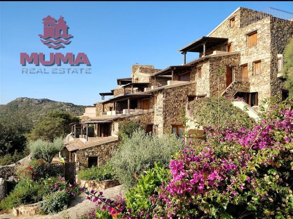appartamento in vendita ad Olbia in zona Rudalza