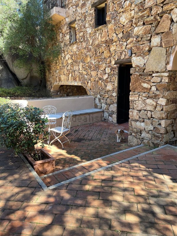 appartamento in vendita ad Olbia in zona Rudalza