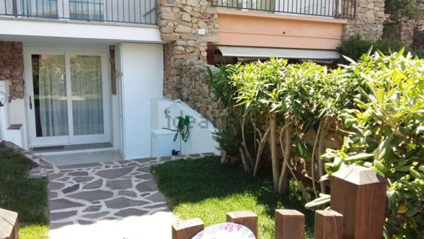 appartamento in vendita ad Olbia in zona Rudalza