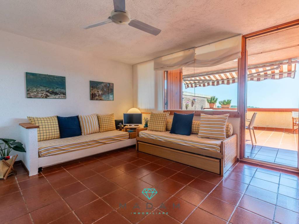 appartamento in vendita ad Olbia in zona Cugnana