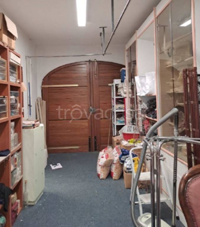 negozio in vendita ad Olbia in zona Vittorio Veneto