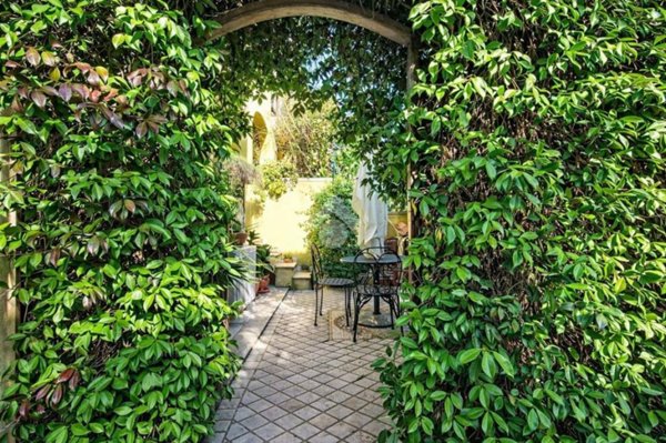 casa indipendente in vendita ad Olbia in zona Bandinu