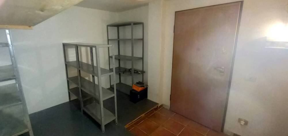 negozio in vendita ad Olbia in zona Aldo Moro