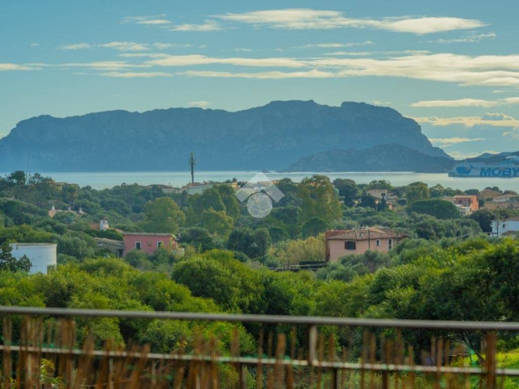 appartamento in vendita ad Olbia in zona Pittulongu
