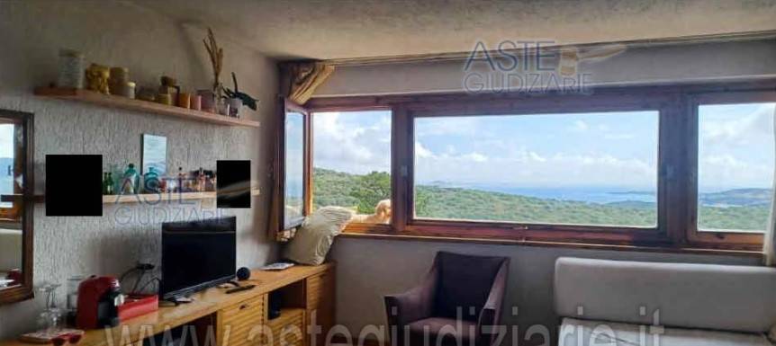 appartamento in vendita ad Olbia in zona Cugnana