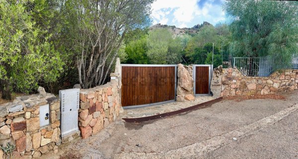 casa indipendente in vendita ad Olbia in zona Rudalza