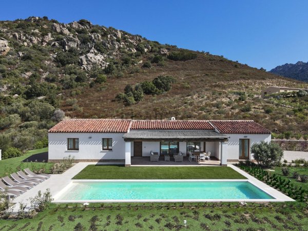 casa indipendente in vendita ad Olbia