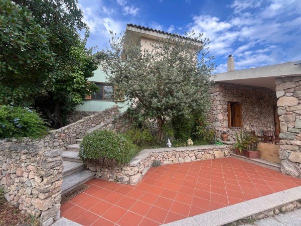 casa indipendente in vendita ad Olbia in zona Santa Mariedda
