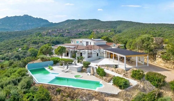 casa indipendente in vendita ad Olbia in zona Porto Rotondo