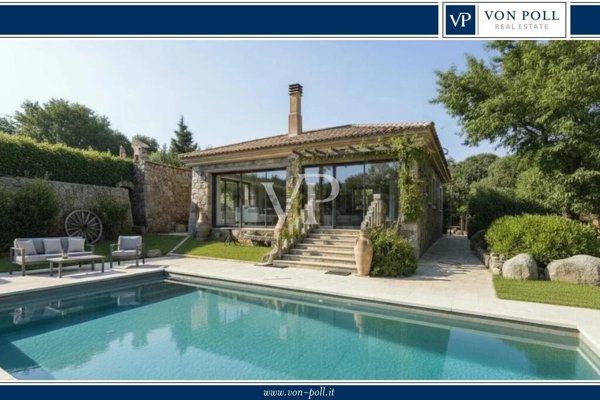 casa indipendente in vendita ad Olbia in zona Cugnana